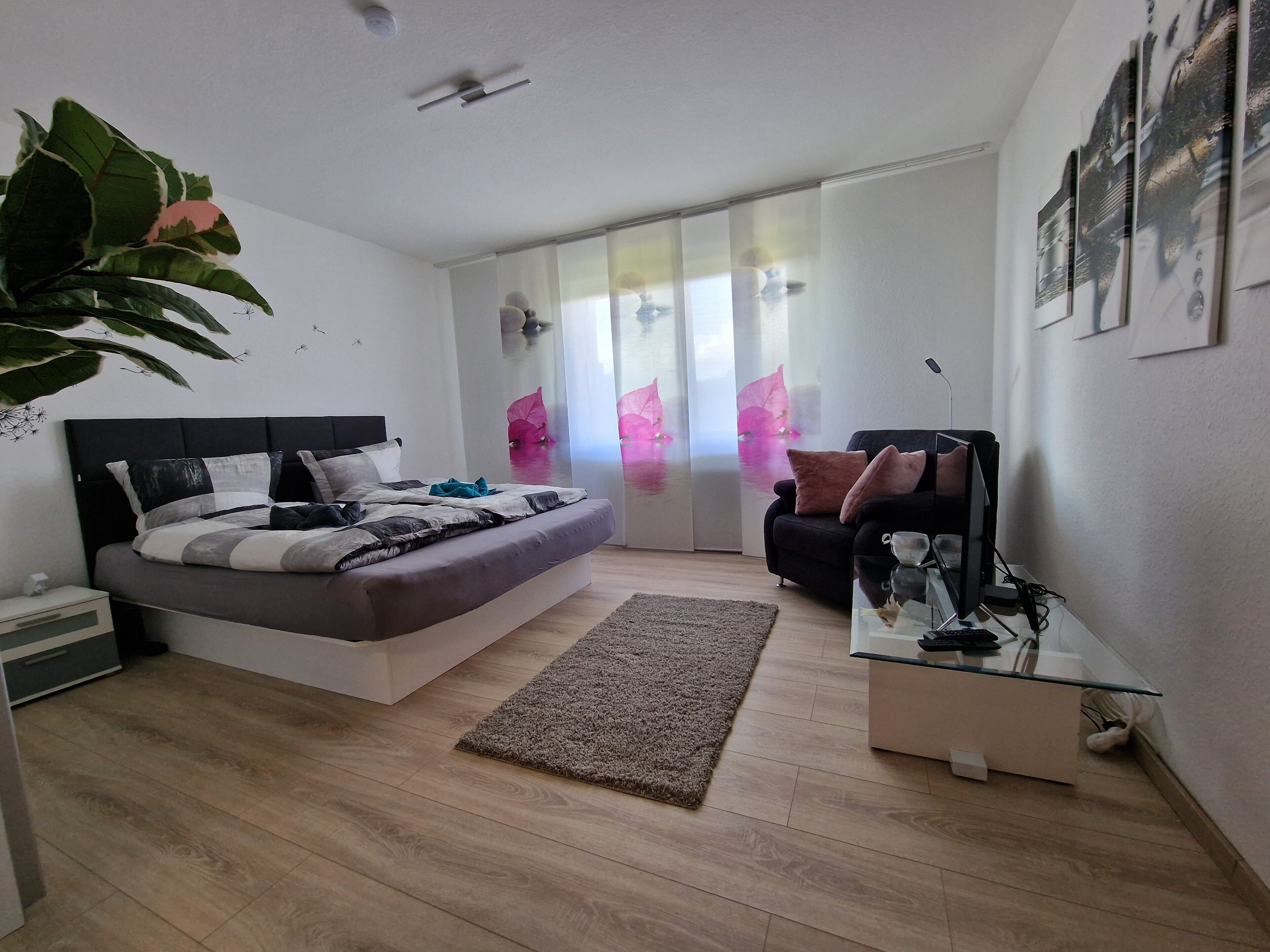 2 Schlafzimmer, Reisekinderbett, kostenloses WLAN, Bettwäsche