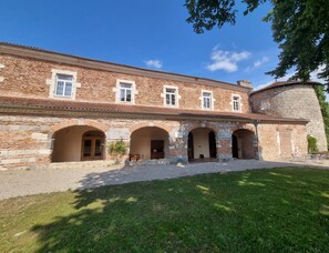 Exterior - Un Moment Inoubliable au Château-abbaye de Clairac (Clairac (47320))