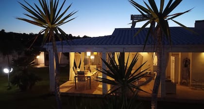Villa "Miami Vieste" in Strandnähe mit privatem Pool und WLAN