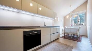 Kühlschrank, Ofen, Herdplatte, Geschirrspüler