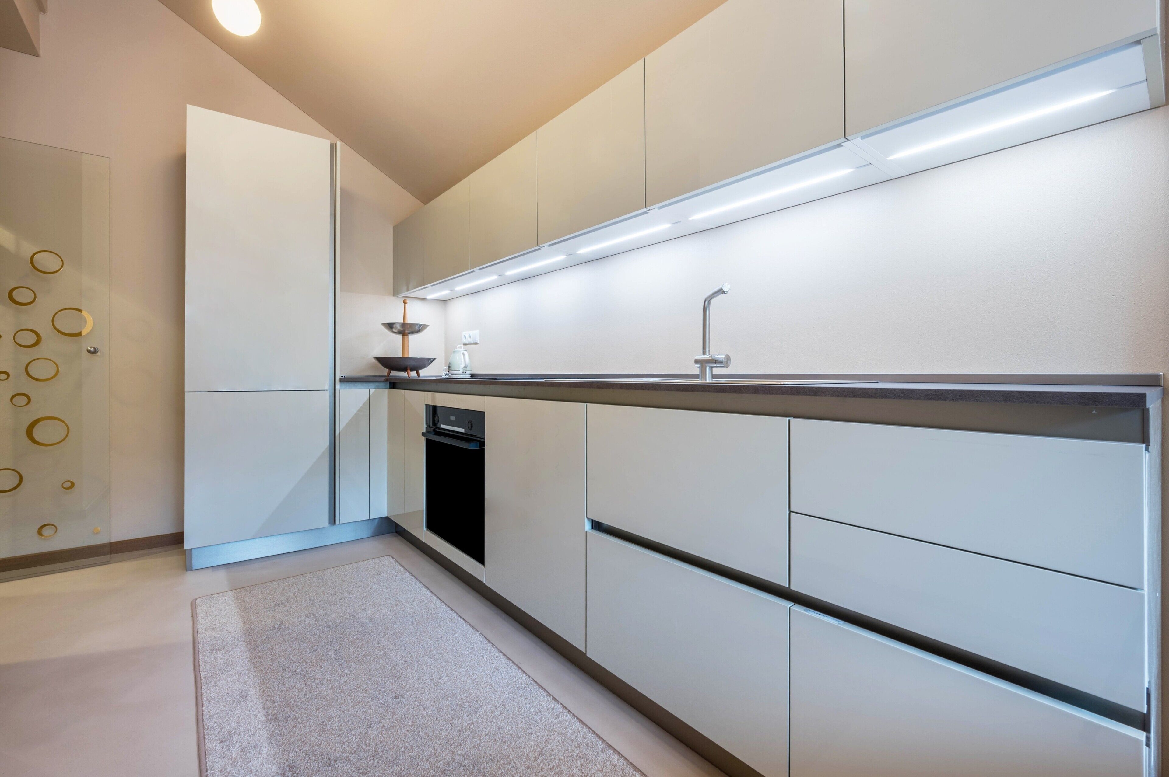 Kühlschrank, Ofen, Herdplatte, Geschirrspüler