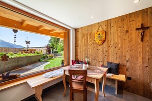 Dining - Apartment 'Mühlanderhof Apt Klopairspitze' with Shared Terrace and Wi-Fi (Resia)