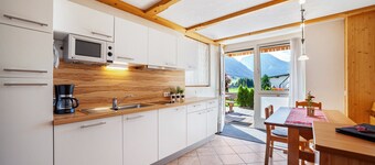 Apartment 'Mühlanderhof Apt Klopairspitze' with Shared Terrace and Wi-Fi