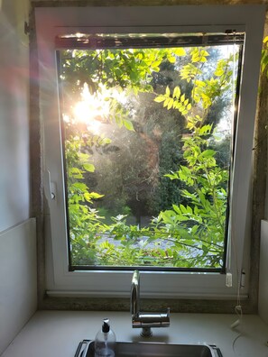 Interior - Holiday Home 'Casa Azul' with Mountain View, Shared Pool and Wi-Fi (Moledo)