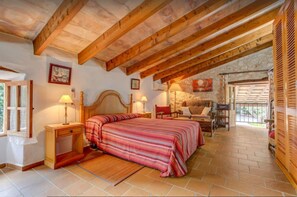 4 chambres, fer et planche à repasser, Wi-Fi gratuit, draps fournis