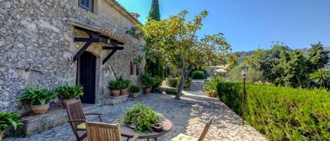 屋外ダイニングエリア