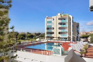 Pool - Holiday Apartment 'House Amendoeiras' with Shared Pool, Shared Garden & Wi-Fi (Vilamoura)