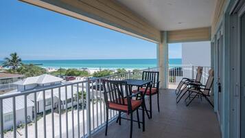 House, 6 Bedrooms | Property grounds