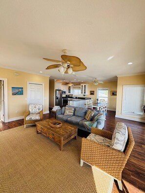 House, 6 Bedrooms | Living area - Sans Souci 6 Bedroom Home by RedAwning (Bradenton Beach)