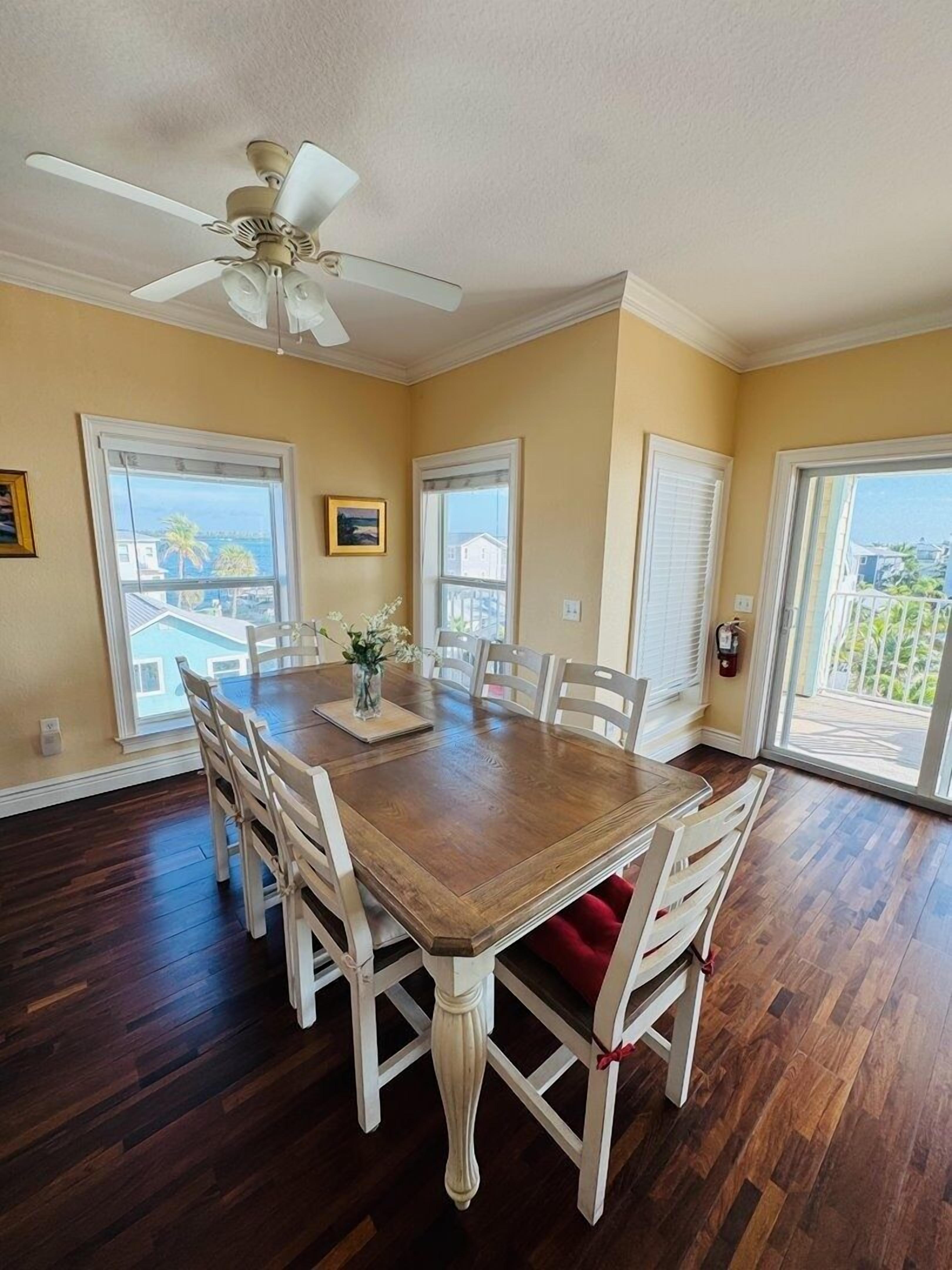 House, 6 Bedrooms | Dining