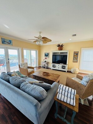 House, 6 Bedrooms | Living area - Sans Souci 6 Bedroom Home by RedAwning (Bradenton Beach)