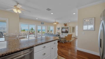 House, 6 Bedrooms | Interior