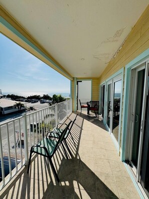 House, 6 Bedrooms | Property grounds - Sans Souci 6 Bedroom Home by RedAwning (Bradenton Beach)