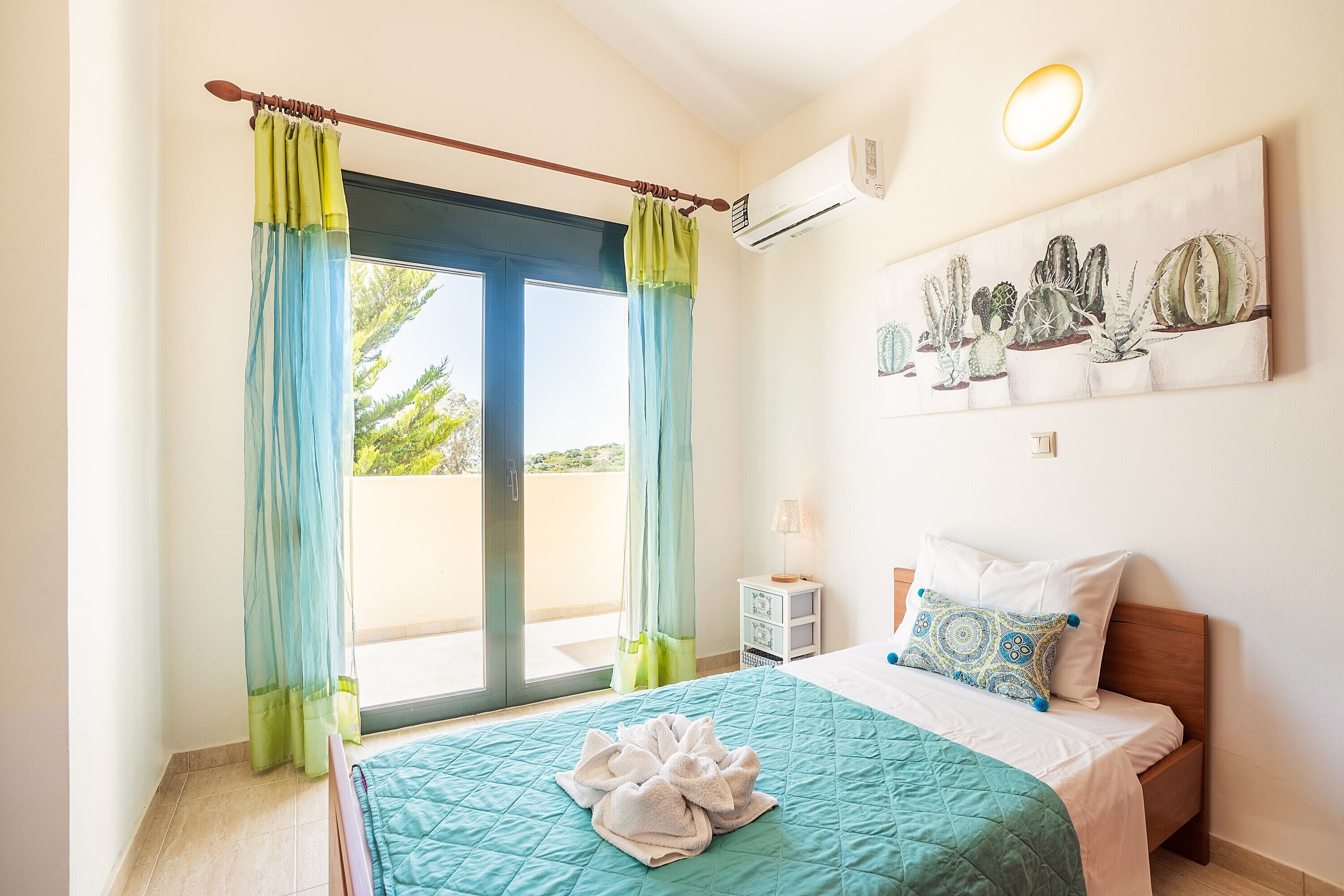 3 chambres, fer et planche à repasser, Wi-Fi gratuit, draps fournis