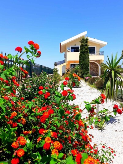 Holiday Home 'Casa D' Irene' with Sea View, Wi-Fi and Air Conditioning