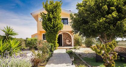 Holiday Home 'Casa D' Irene' with Sea View, Wi-Fi and Air Conditioning