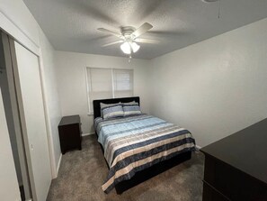 3 makuuhuonetta, silitysrauta/-lauta, Wi-Fi, vuodevaatteet