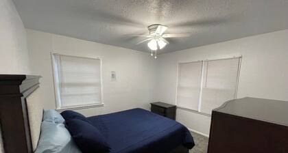 Spacious 3-Bedroom Home Convenient to Fort Sill