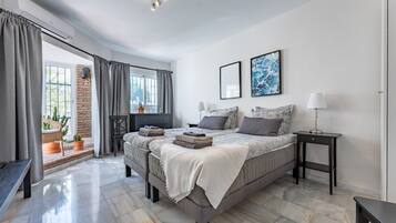 6 bedrooms, iron/ironing board, free WiFi, bed sheets