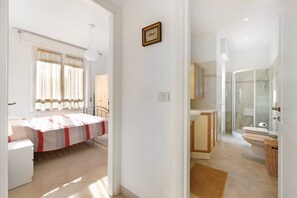 Dusch, hårtork och handdukar