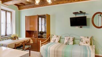 1 bedroom, free WiFi, bed sheets