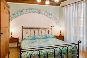 5 chambres, Wi-Fi gratuit, draps fournis