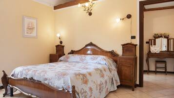 1 quarto, Wi-Fi de cortesia, roupa de cama