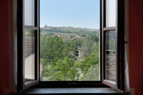 Apartment 'La Rocca di Efisio - Bonarda' with Balcony, Wi-Fi and Air Conditioning