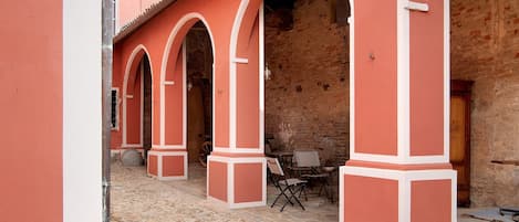 屋外ダイニングエリア