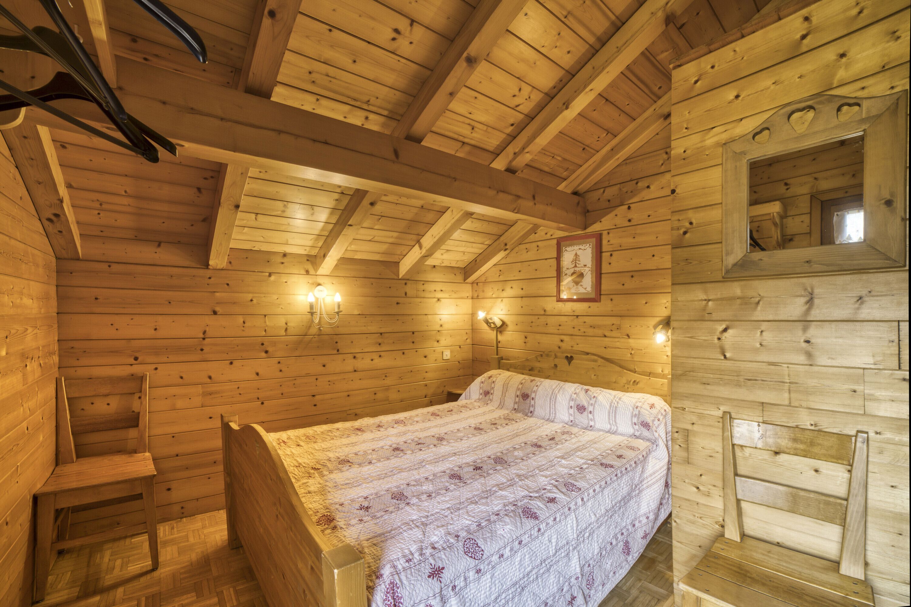 6 quartos, ferros/tábuas de passar roupa, Wi-Fi de cortesia