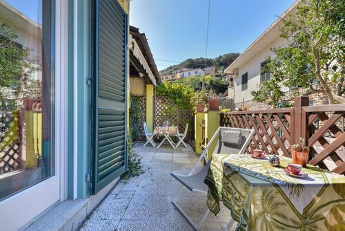 Apartment 'Casa Minnie' with Private Terrace, Wi-Fi and Air Conditioning