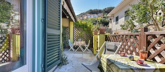 Apartment 'Casa Minnie' with Private Terrace, Wi-Fi and Air Conditioning