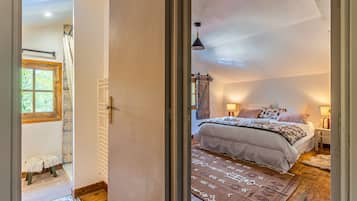 2 bedrooms, free WiFi, bed sheets