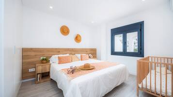 1 slaapkamer, een strijkplank/strijkijzer, gratis wifi, beddengoed