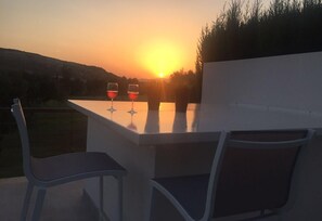 Outdoor dining - Finca "Modern Orquidea Frontline" with Mountain View, Private Pool & Wi-Fi (Algorfa)