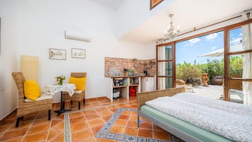 1 chambre, fer et planche à repasser, accès au Wi-Fi (inclus)