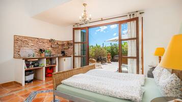 1 slaapkamer, een strijkplank/strijkijzer, gratis wifi, beddengoed