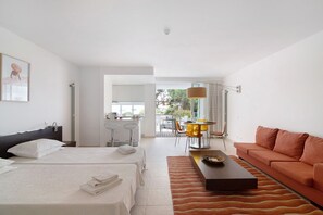 1 habitación, tabla de planchar con plancha, wifi gratis y ropa de cama 