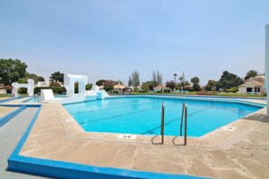 Pool - Apartment 'Cosy Beach Loft Pedras Del Rei' with Shared Pool, Wi-Fi and Air Conditioning (Santa Luzia)