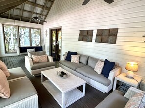 Smart TV - Luxury Renovation 2026! - 194 Ft to Beach in Seaside, 2 Kings & 2 Adult Bikes (Santa Rosa Beach)