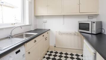 Fridge, dishwasher, electric kettle, toaster