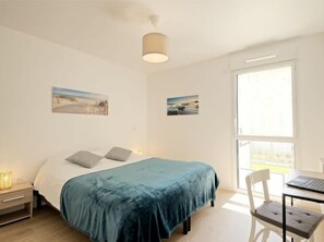 2 Schlafzimmer, Schreibtisch, Bügeleisen/Bügelbrett, WLAN