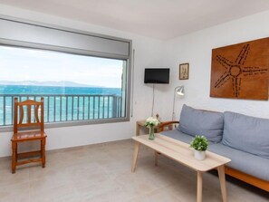 TV - Vista a Mar by Interhome (L'Escala)