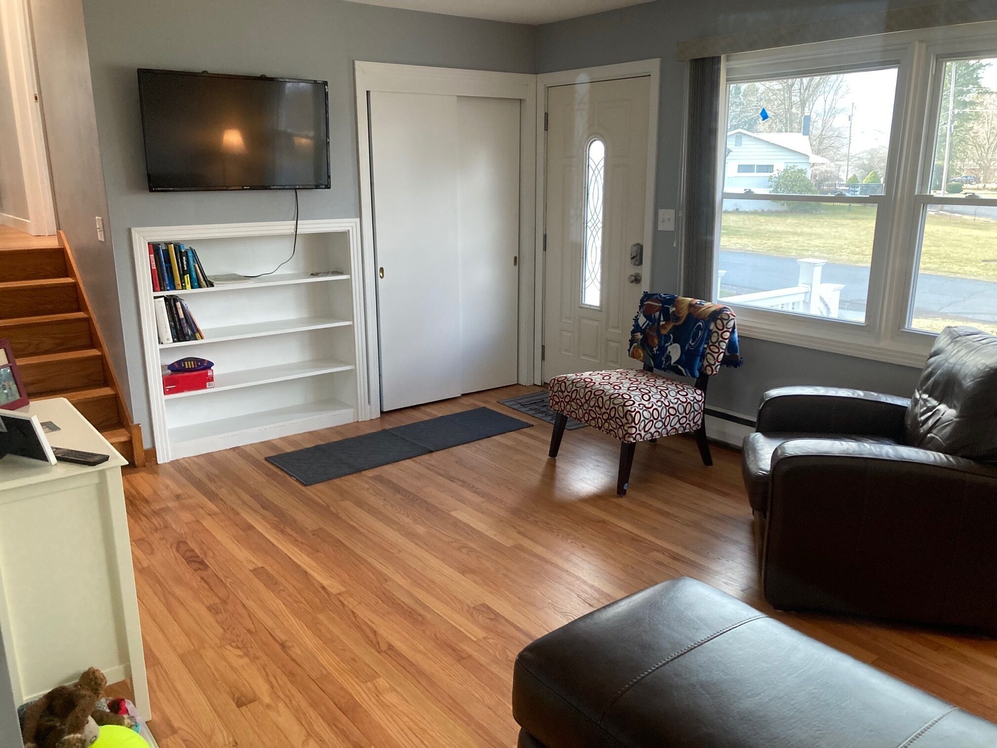 Just a couple miles from Penn State Main Campus & athletic arenas.