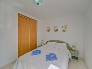 3 bedrooms, iron/ironing board, WiFi