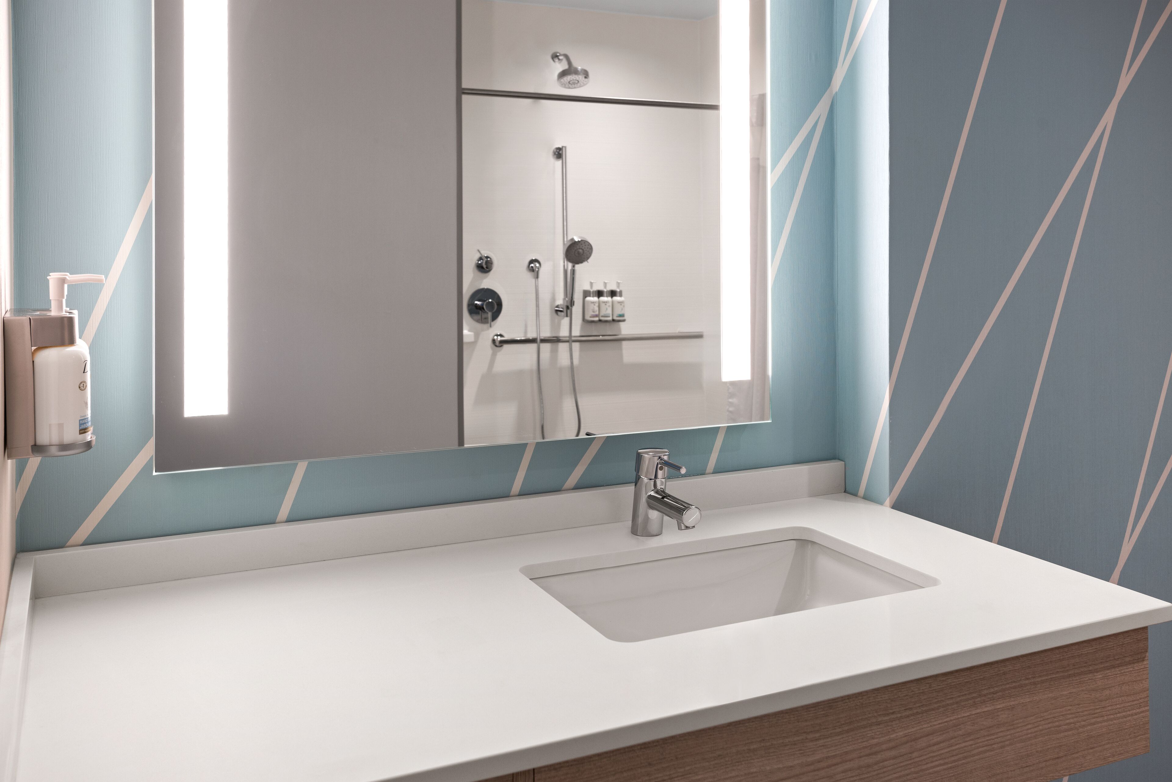 Photo - avid hotels - Brooklyn Dyker Heights by IHG