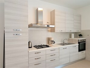 Apartment | Private kitchen | Full-sized fridge, oven, stovetop, espresso maker - Winter Spring Summer Apartments (Mergozzo)
