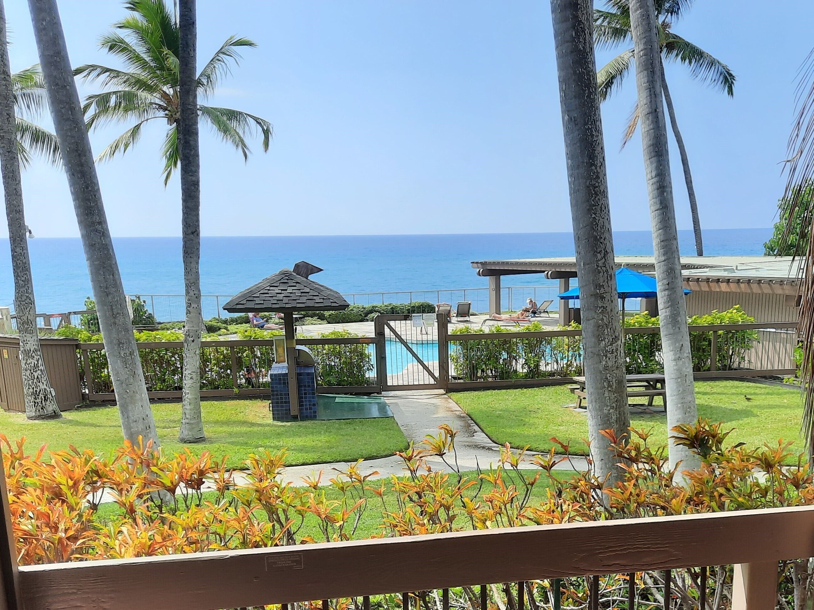 Oceanfront Stunning View 1st Floor Huge 1BR 2 Full Bath A/C available