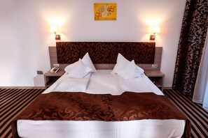 1 bedroom, desk, free WiFi, bed sheets