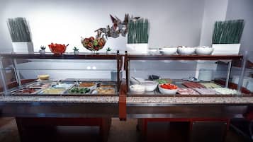 Free daily buffet breakfast